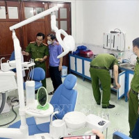 An Giang: Bắt giám đốc cơ sở nha khoa mua bằng bác sĩ ''giả'' để hành nghề