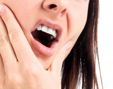 4 cách giúp bạn giảm ê buốt cho răng nhạy cảm