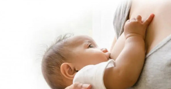 5 điều cần tránh khi nuôi con bằng sữa mẹ