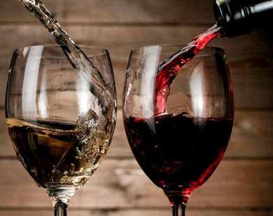 Rượu vang sau khi mở nắp để được bao lâu?