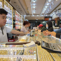 Người dân không còn chen lấn mua vàng ngày vía Thần Tài năm 2023