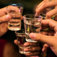 Bộ Y tế chỉ đạo các địa phương triển khai gấp 3 biện pháp phòng, chống ngộ độc rượu