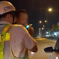 Nên “siết chặt” quy định về nồng độ cồn với các tài xế?