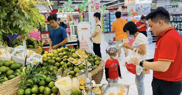 WinMart/WinMart+ đẩy mạnh tiêu thụ cam sành Vĩnh Long