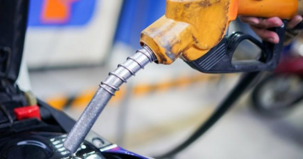 Bộ Tài chính điều chỉnh một số khoản phí định mức trong giá cơ sở xăng dầu