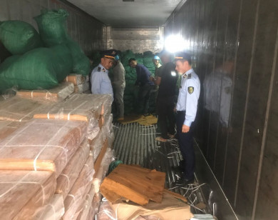 Lạng Sơn: Thu giữ gần 10 tấn thịt trâu ôi thiu đang trên đường đi tiêu thụ