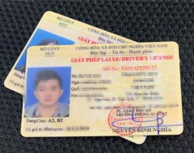Kiểm tra, làm rõ thông tin ''cò'' dịch vụ cấp đổi giấy phép lái xe ở Hà Nội