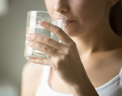 Điều gì sẽ xảy ra với cơ thể khi bạn quên uống nước 1 ngày?