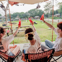 Người trẻ thanh lọc cơ thể để chuẩn bị lên Outfit đón hè