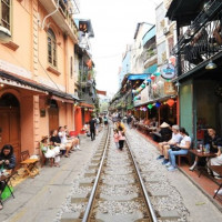 Hà Nội yêu cầu không tổ chức tour đến phố cà phê đường tàu