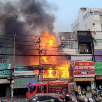 TP Hồ Chí Minh: Cháy lớn gần bến xe Miền Đông cũ, thiêu rụi nhiều tài sản