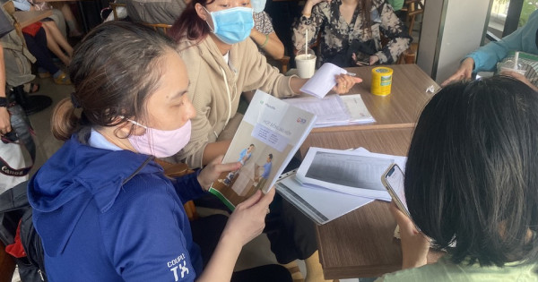 TP Hồ Chí Minh: Hàng trăm người mang đơn tố cáo bảo hiểm Manulife tới công an