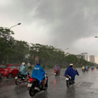 Dự báo thời tiết ngày 24/4/2023: Đón không khí lạnh, Hà Nội mưa dông