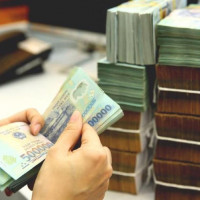 Từ ngày 24/4, khách vay gặp khó khăn được ngân hàng giãn nợ một năm