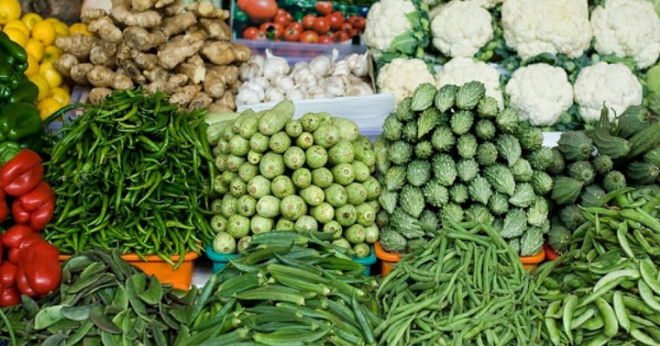 Giá thực phẩm tại chợ truyền thống tăng nhẹ trong dịp lễ 30/4