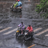 Dự báo thời tiết ngày 29/4/2023: Hà Nội có mưa vừa và rải rác có dông