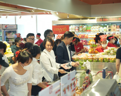 Mừng lễ 30/4, nhiều siêu thị ở TP Hồ Chí Minh giảm giá “sốc”