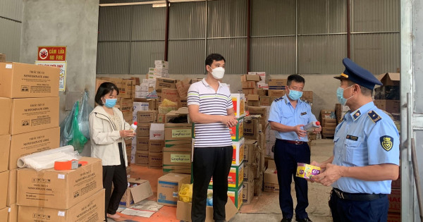 Phú Thọ: Thu giữ 1.350 gói Thuốc trừ bệnh Feno super 268WP hết hạn sử dụng