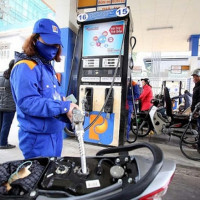 Giá xăng ngày mai có thể giảm mạnh