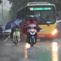 Dự báo thời tiết ngày 12/5/2023: Hà Nội mưa to kèm lốc, sét và gió giật mạnh