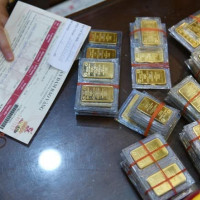 Giá vàng thế giới và trong nước chiều 16/5 đồng loạt giảm
