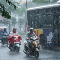 Dự báo thời tiết ngày 6/6/2023: Hà Nội có mưa rào kèm lốc, sét và gió giật mạnh