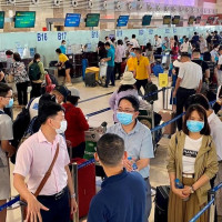 Sân bay Tân Sơn Nhất dự kiến đón lượng khách kỷ lục dịp hè 2023
