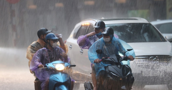 Dự báo thời tiết ngày 15/6/2023: Hà Nội tiếp tục có mưa to và dông