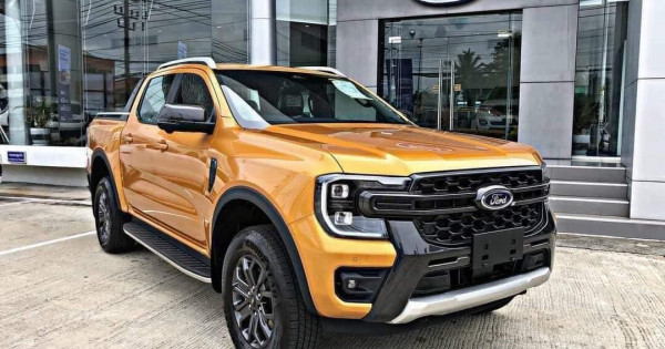 Giá xe ô tô Ford tháng 7/2023: Hỗ trợ 50% lệ phí trước bạ