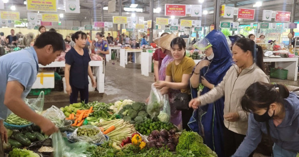 Thiếu cơ sở pháp lý, Hà Nội khó thu hút vốn xây dựng chợ