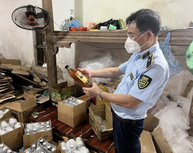Hà Nội: Khởi tố vụ án buôn bán mật ong giả tại huyện Hoài Đức