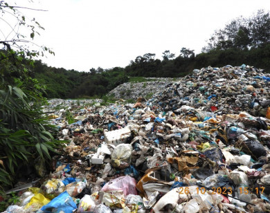 Bình Phước: Cận cảnh "công nghệ" xử lý rác thải ở Bù Đăng bằng cách đổ xuống vách núi