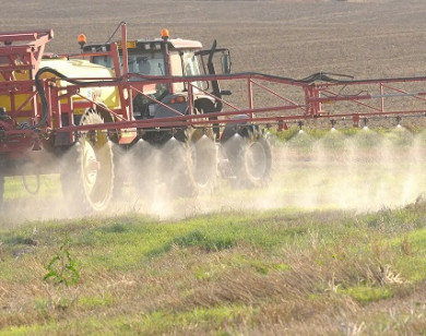 Châu Âu phê duyệt gia hạn sử dụng glyphosate thêm 10 năm