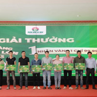 Mùa Vàng Thắng Lớn 2023: Phân bón Cà Mau trao tận tay hàng chục giải vàng 99.99 tới bà con nông dân