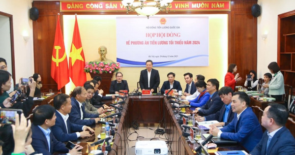 “Chốt” tăng lương tối thiểu vùng năm 2024 mức 6%