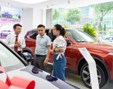 Người Việt mua sắm gần 370.000 xe ô tô mới trong năm 2023