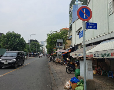 Kinh doanh trên hè phố, lòng đường tại TP Hồ Chí Minh phải trả phí