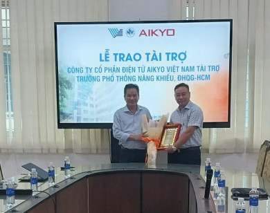 Công ty AIKYO tặng màn hình cho Trường phổ thông Năng khiếu - ĐHQG TP Hồ Chí Minh