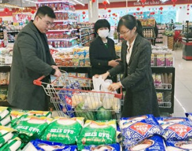 Giáp Tết, siêu thị Hà Nội giảm giá kịch sàn