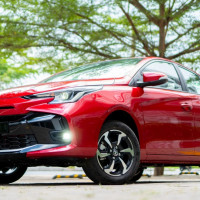 Doanh số bán hàng Toyota Việt Nam bất ngờ giảm mạnh