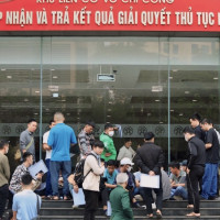 Chen chúc đổi giấy phép lái xe vì ngại làm trực tuyến