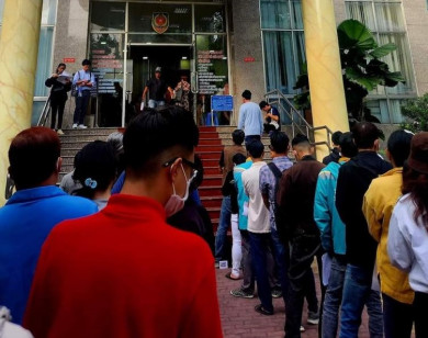 TP Hồ Chí Minh: Quá tải cấp phiếu lý lịch tư pháp, người dân xếp hàng dài mệt mỏi