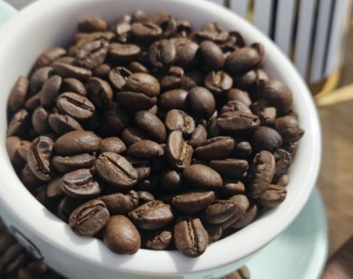 Giá nông sản ngày 25/4: Cà phê trong nước vượt 130.000 đồng/kg, giá tiêu quay đầu giảm