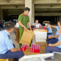 An Giang: Phát hiện số lượng lớn hàng hóa nghi vấn hàng lậu trị giá hơn 1,3 tỷ đồng