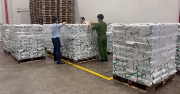 Hà Nội: Phát hiện gần 12 tấn thực phẩm đông lạnh có dấu hiệu nhập lậu