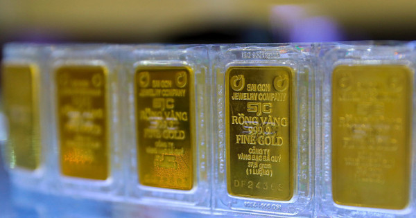 Giá vàng ngày 23/5/2024: Vàng thế giới giảm sau biên bản họp của FED