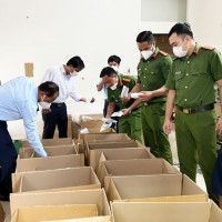 Long An: Phát hiện cơ sở sản xuất lượng lớn thuốc bảo vệ thực vật nghi giả nhãn hiệu
