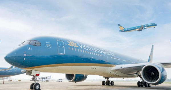 Vietnam Airlines phải giải trình lý do giá vé máy bay tăng cao 