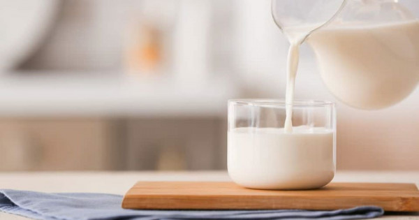 Những tác hại tiềm ẩn khi bạn uống quá nhiều sữa