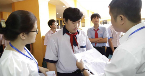 Hôm nay, gần 99.000 thí sinh tại TP Hồ Chí Minh làm thủ tục thi vào lớp 10